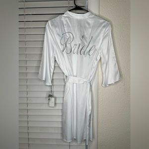NEW WHITE BRIDE ROBE WITH TAGS